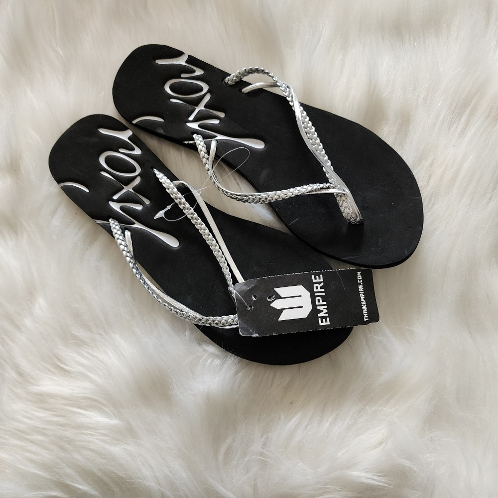 BNWT ROXY FLIP FLOPS , BLACK AND SILVER SIZE 8